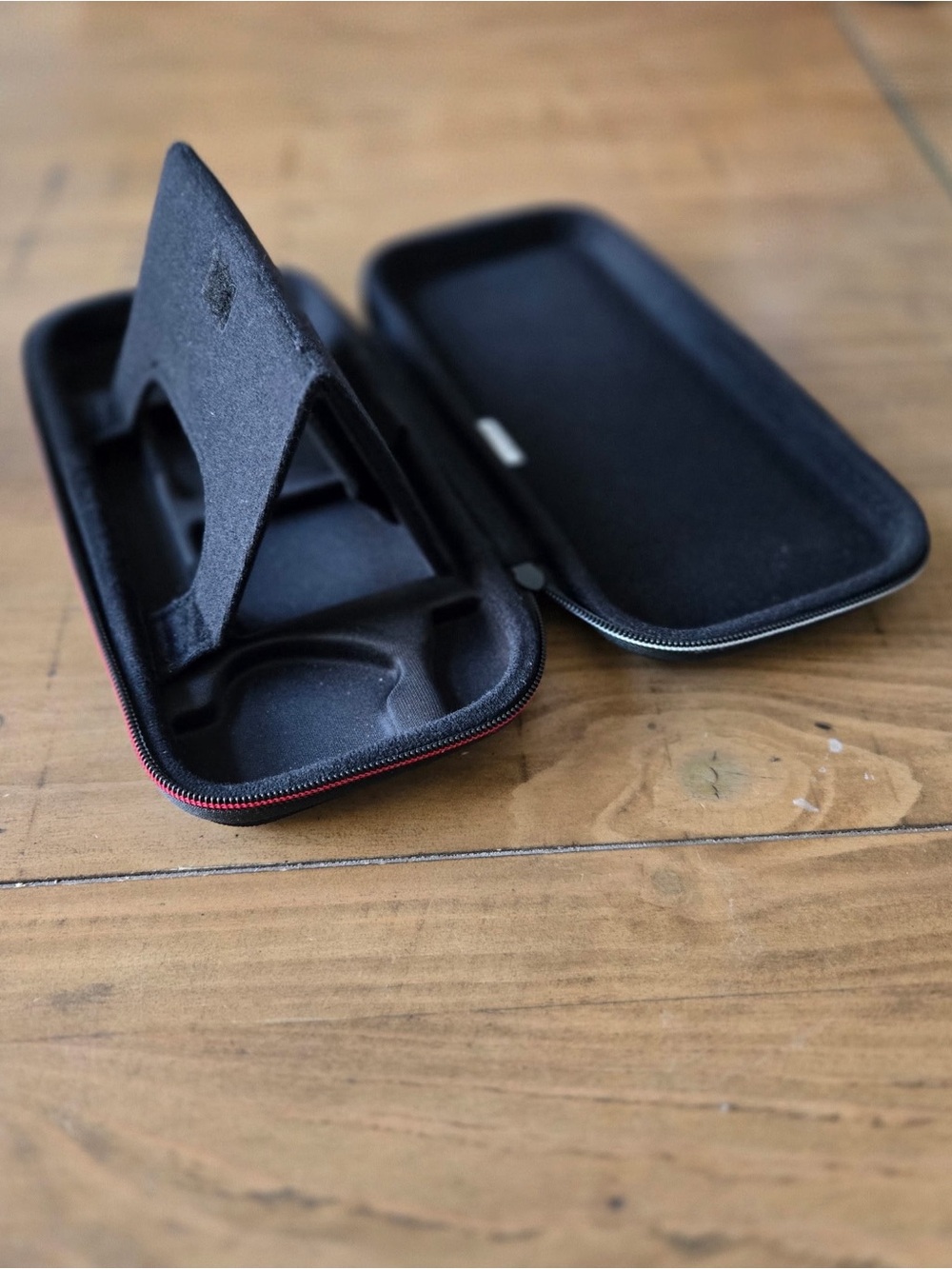 Nintendo Gray and Red Hard Shell Carrying Case - Picture 5 of 5